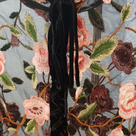 Blouse - Picture 3 of 3